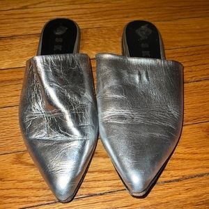 Aska silver mules